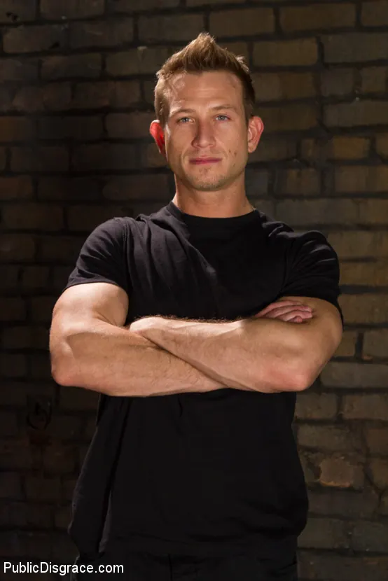 Kink 'gets played in raunchy Pool Hall' protagonizando Lily LaBeau (foto 9)