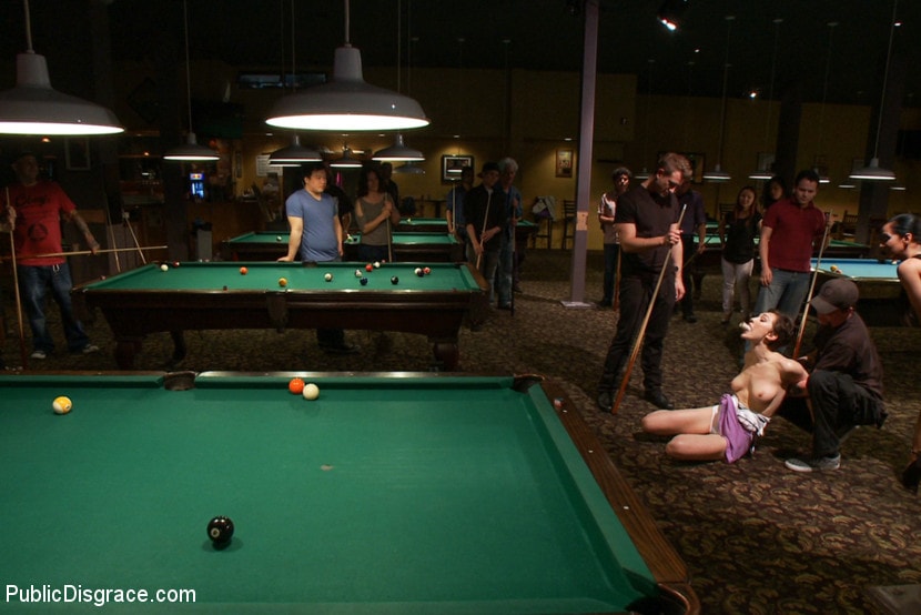 Kink 'gets played in raunchy Pool Hall' 主演 Lily LaBeau (写真 16)