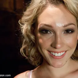 Lily LaBeau に 'Kink' ナチュラルボーン従順 (サムネイル 2)