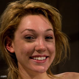 Lily LaBeau に 'Kink' スーパースリット2：ドンナの拳銃 (サムネイル 7)
