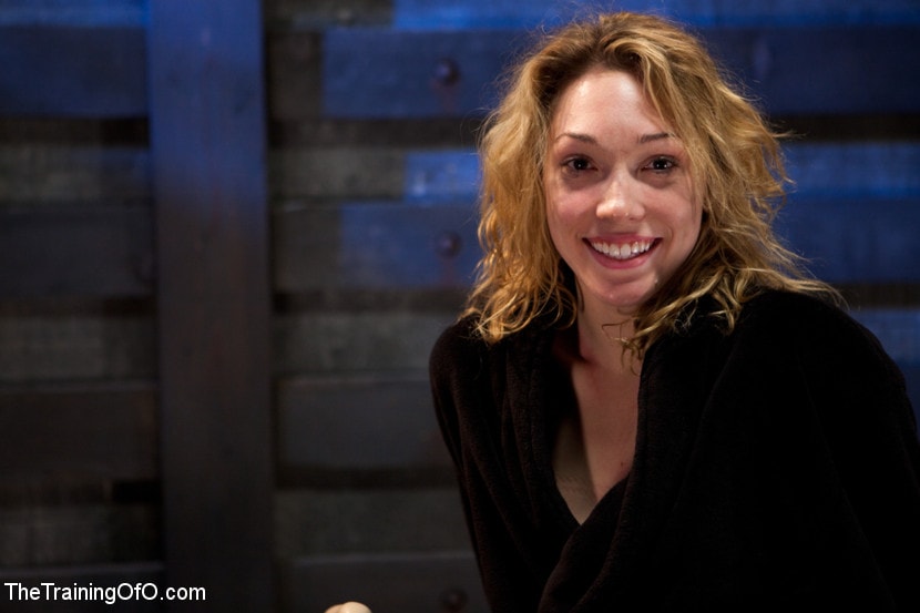 Kink 'トレーニングLilly LaBeau Day 1  - スレーブの評価' 主演 Lily LaBeau (写真 2)