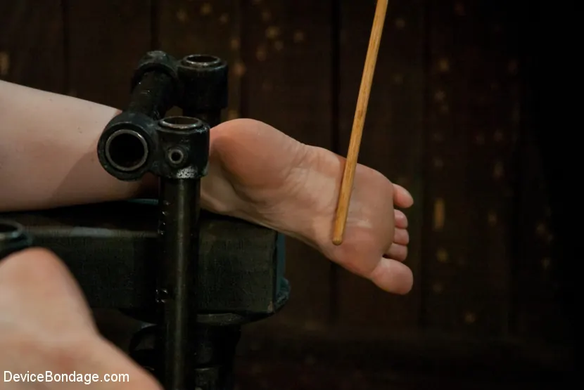 Kink 'Is this Downward Dog' starring Lindsey Grant (Photo 12)