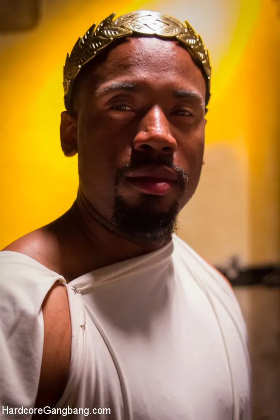 Lisa Tiffian en '¡Diosa ninfómana puta tomada y follada en grupo por el Consejo Griego!' from 'Kink' (foto 5) Kink '¡Diosa ninfómana puta tomada y follada en grupo por el Consejo Griego!' protagonizando Lisa Tiffian (foto 5)