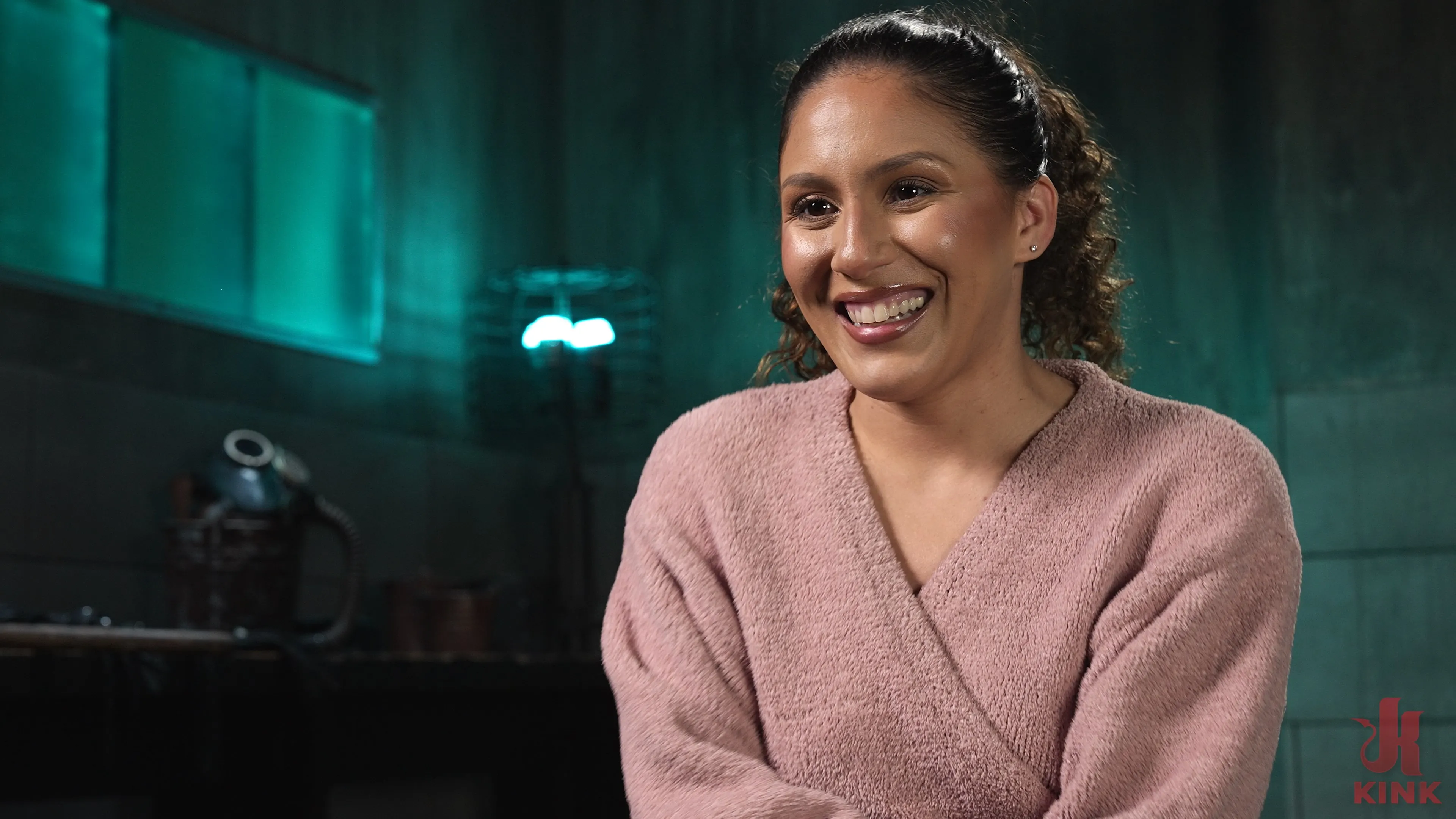 Kink 'Steel and Leather' starring Liv Revamped (Photo 30)