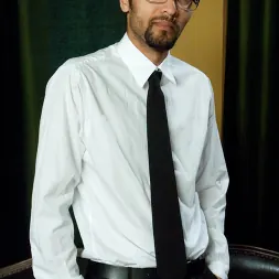 Lizzy London に メイドは苦しむ:彼女の雇用主によって罰せられ、犯さ! (写真 17) Lizzy London に 'Kink' メイドは苦しむ:彼女の雇用主によって罰せられ、犯さ! (サムネイル 17)