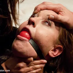 Lizzy London に メイドは苦しむ:彼女の雇用主によって罰せられ、犯さ! (写真 19) Lizzy London に 'Kink' メイドは苦しむ:彼女の雇用主によって罰せられ、犯さ! (サムネイル 19)