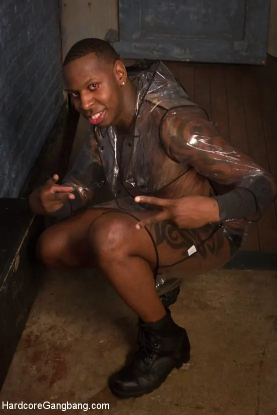 Lola Luscious en 'Arma secreta 69: agarre del pene' from 'Kink' (foto 5) Kink 'Arma secreta 69: agarre del pene' protagonizando Lola Luscious (foto 5)