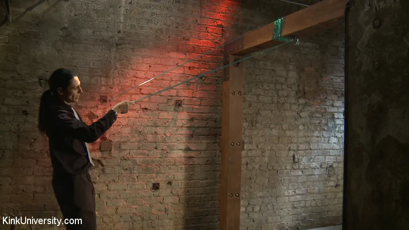 Kink 'Suspensión de envoltura de plástico' protagonizando London River (foto 3)