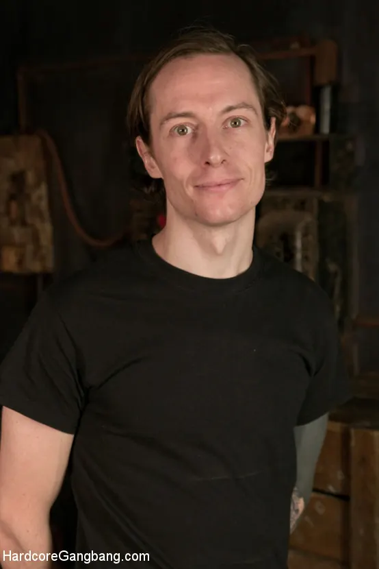 London River en 'Spy vs Spy: El cazador se convierte en la presa' from 'Kink' (foto 5) Kink 'Spy vs Spy: El cazador se convierte en la presa' protagonizando London River (foto 5)