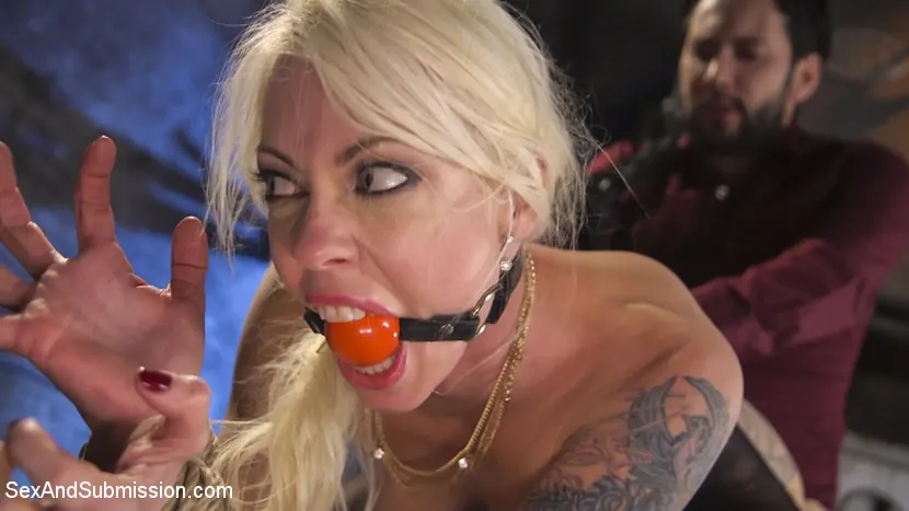 Kink 'Anal Foreclosure' starring Lorelei Lee (Photo 17)