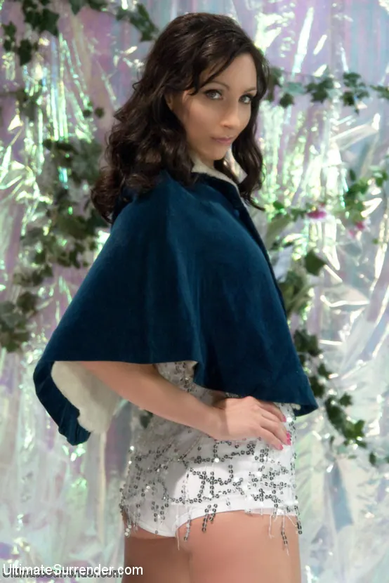 Kink 'Barberella comes to Planet Ultimate Surrender' starring Lorelei Lee (Photo 11)