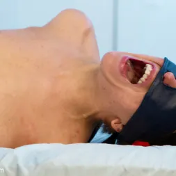 Lorelei Lee en 'Kink' Si quieres que te follen, tienes que darte una descarga eléctrica (Miniatura 16)