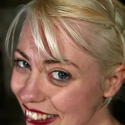 Lorelei Lee in 'Kink' and Princess Donna Dolore (Thumbnail 15)