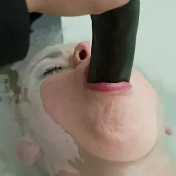 Lorelei Lee in 'Kink' Lorelei Lee (Thumbnail 11)