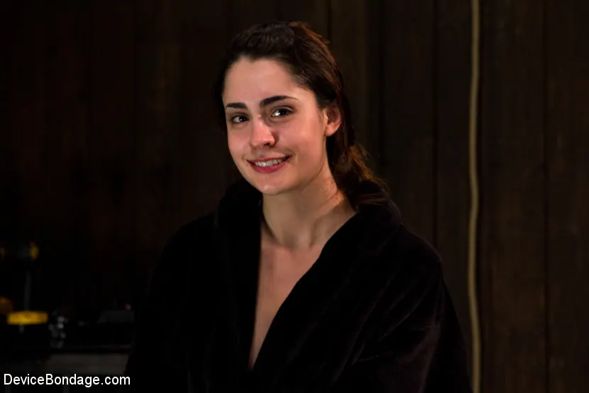 Lori Adorable en 'Cuanto más dura la esclavitud, más fuerte se corren: morena inocente demolida' from 'Kink' (foto 7) Kink 'Cuanto más dura la esclavitud, más fuerte se corren: morena inocente demolida' protagonizando Lori Adorable (foto 7)