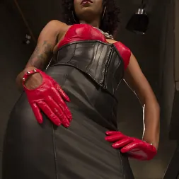 Lotus Lain in Leather Bitch From Hell (Photo 9) Lotus Lain in 'Kink' Leather Bitch From Hell (Thumbnail 9)