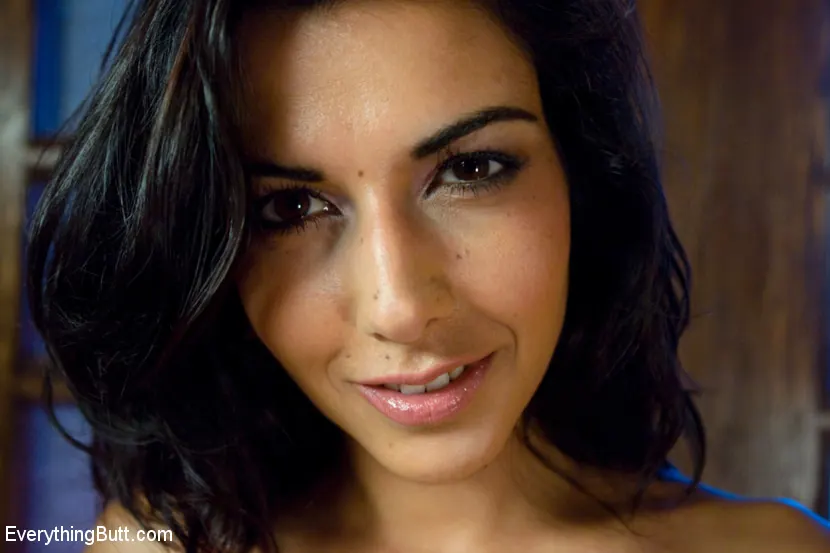 Kink 'フランス語アナルおっぱい' 主演 Lou Charmelle (写真 15)