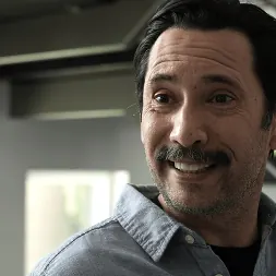 Lumi Ray に 'Kink' 顧客は常に正しいです:ルミレイとトミーピストル (サムネイル 2)