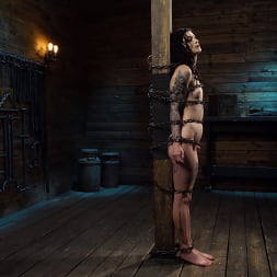 Lydia Black に 'Kink' 残忍な制限で苦しめられたリディアブラック (サムネイル 6)