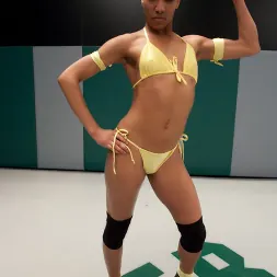 Lyla Storm en 'Kink' Dos pesos pluma sexys y elegantes se enfrentan entre sí para conseguir un lugar en el torneo (Miniatura 7)