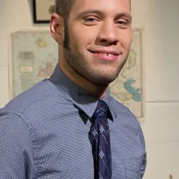 Lyla Storm en 'Kink' Academia de cornudos (Miniatura 1)