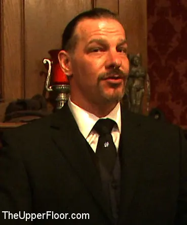 Lyla Storm en 'Fiesta en casa: libertinaje' from 'Kink' (foto 1) Kink 'Fiesta en casa: libertinaje' protagonizando Lyla Storm (foto 1)