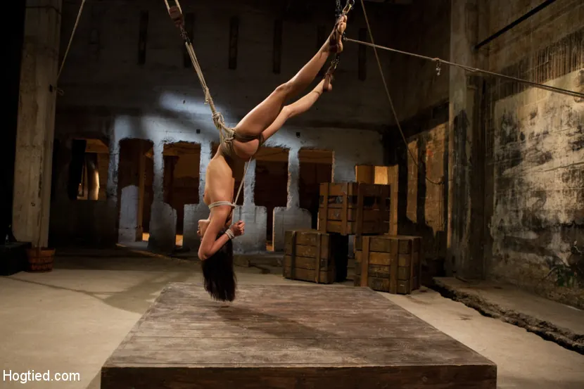 Lyla Storm en 'Cums and Squirts just from Sucking Cock - Dominated by Mark Davis!' from 'Kink' (foto 7) Kink 'Cums and Squirts just from Sucking Cock - Dominated by Mark Davis!' protagonizando Lyla Storm (foto 7)