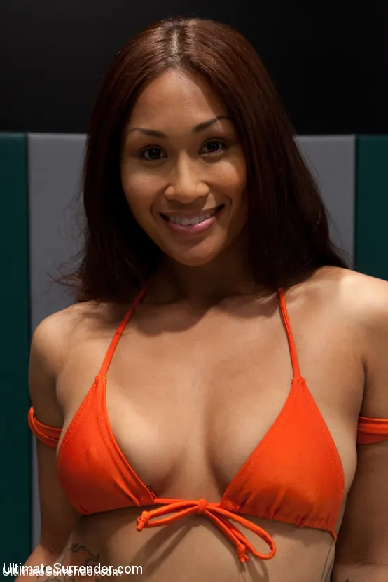 Kink 'Rd 34 April's Tag Team：最終ラウンドで勝者を決定！ライブスクリプティングされていない性的なレスリング!!' 主演 Lyla Storm (写真 9)