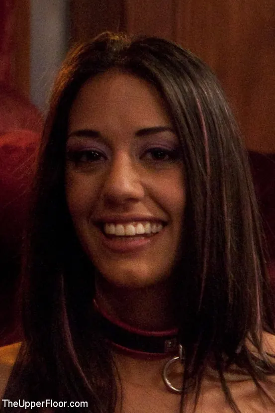 Kink 'Fiesta uniforme' protagonizando Lyla Storm (foto 13)