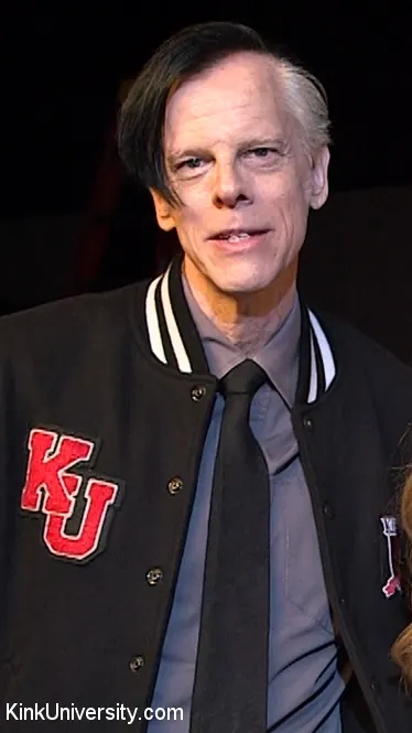 Kink '車輪でのセックス：車でファックする方法' 主演 Lyra Louvel (写真 22)