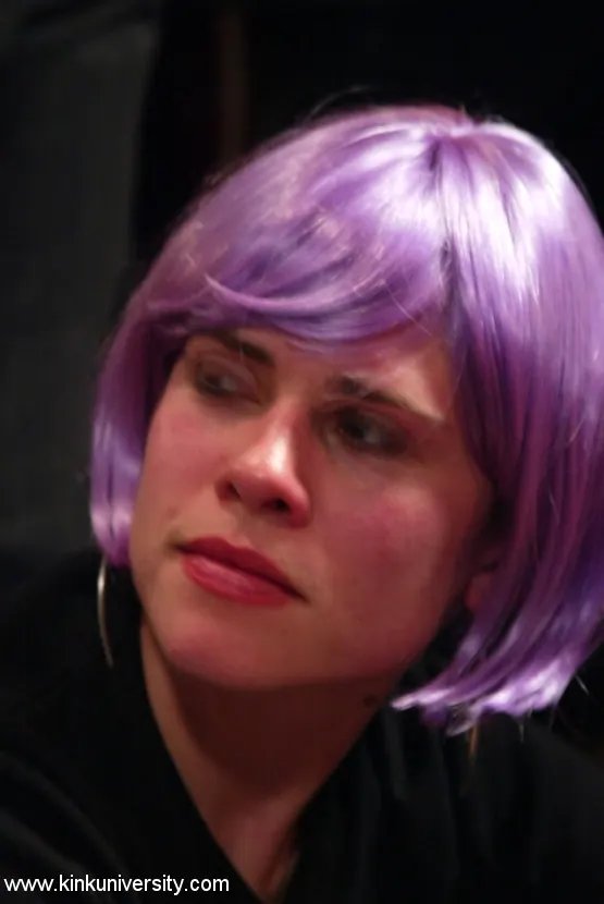 Kink 'Los dos chicos nudosos comparten algunos conceptos básicos de bondage con cuerdas' protagonizando Madison Young (foto 15)