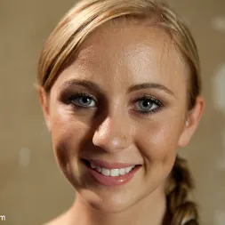 Mae Meyers に 'Kink' ホット19歳は、彼女の人生のベストオルガズムの一つを持っています！ (サムネイル 1)