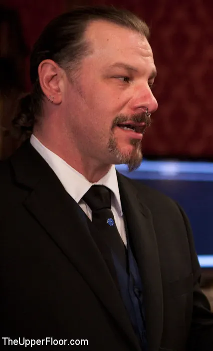 Kink 'Sesión de servicio' protagonizando Dylan Ryan (foto 11)