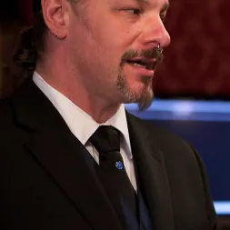 Dylan Ryan en Sesión de servicio (foto 11) Dylan Ryan en 'Kink' Sesión de servicio (Miniatura 11)