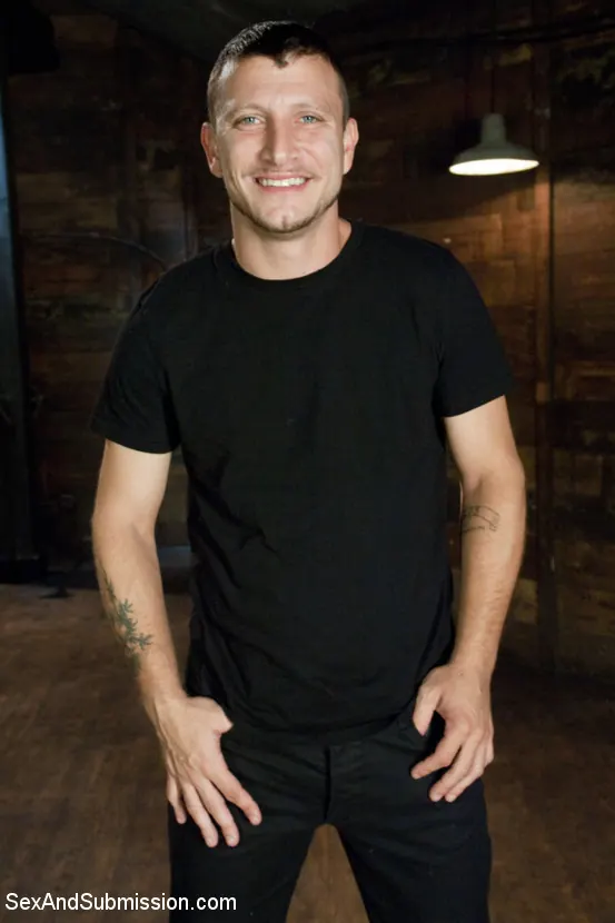 Kink '熱いリトル・ブロンドが倒れる！ラフで変態のセックス' 主演 Maia Davis (写真 15)