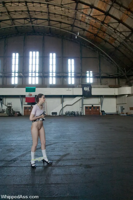 Kink 'Presentación completa de Kristine' protagonizando Maitresse Madeline (foto 10)