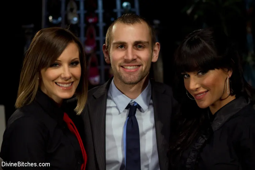 Kink 'Fetiche de pies extremo' protagonizando Maitresse Madeline (foto 2)