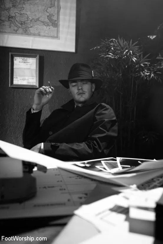 Kink 'Bésame los pies mortalmente' protagonizando Maitresse Madeline (foto 15)