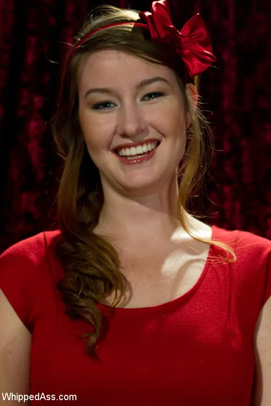 Kink 'Virgen lesbiana: Sophia Lauryn' protagonizando Maitresse Madeline (foto 7)