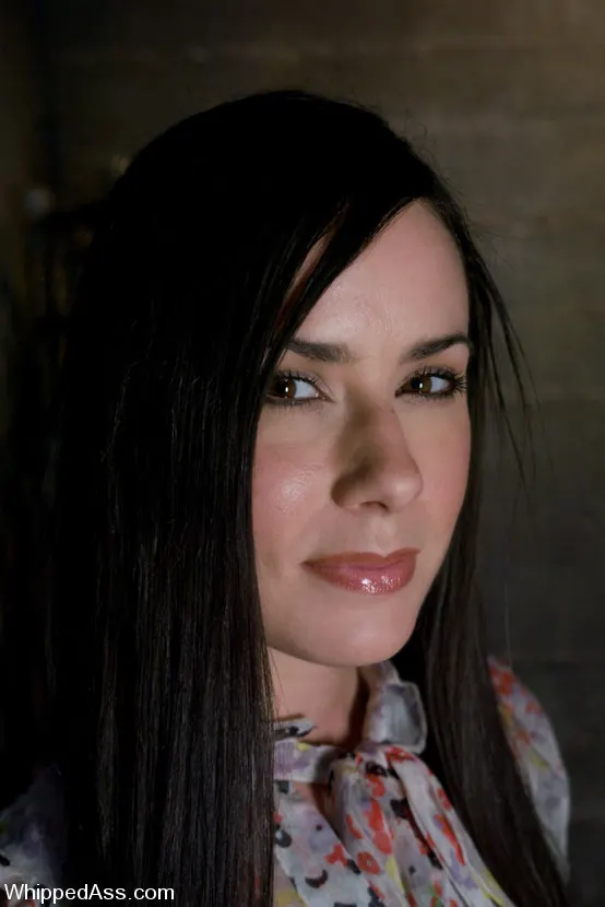 Kink 'Mina Leigh' protagonizando Maitresse Madeline (foto 2)