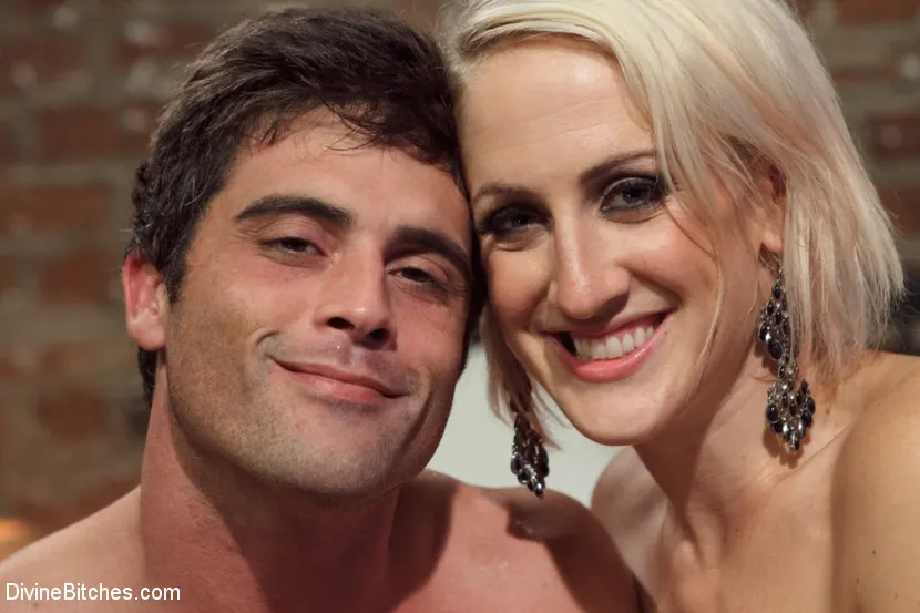 Kink '¡Por favor, folla a mi esposa mientras me ordeñan la próstata!' protagonizando Maitresse Madeline (foto 8)