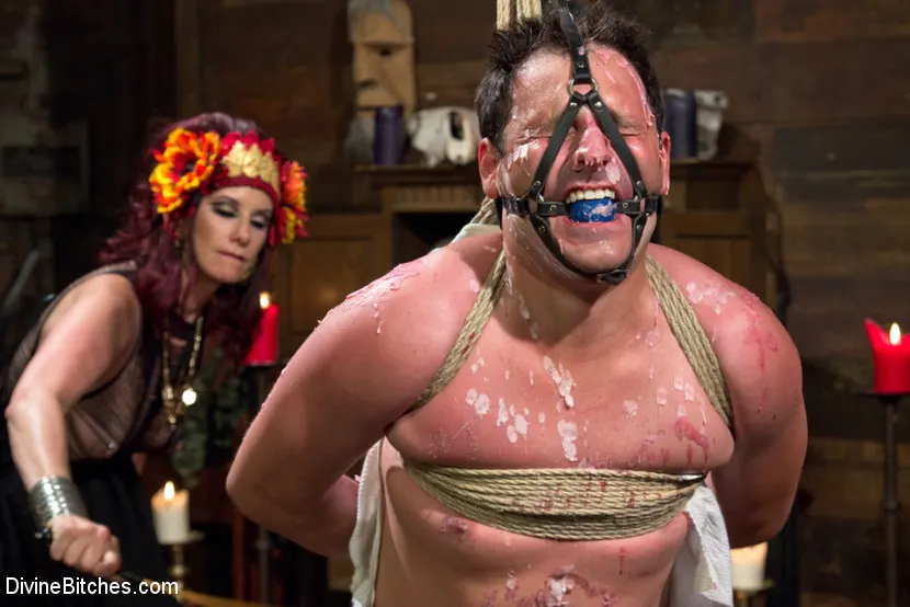 Kink 'Magia sexual: ¡Suena BRUTAL y EXTREMO!' protagonizando Maitresse Madeline (foto 1)