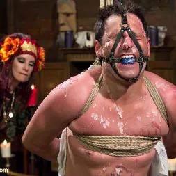 Maitresse Madeline en 'Kink' Magia sexual: ¡Suena BRUTAL y EXTREMO! (Miniatura 1)