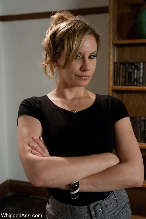 Kink 'Humillación estudiantil' protagonizando Maitresse Madeline (foto 10)