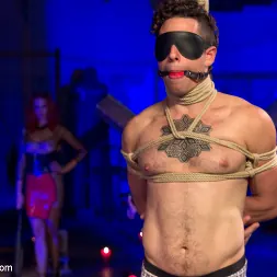 Maitresse Madeline en 'Kink' ¡La Maestra Ordeña a una Virgen Postrada y Castiga a una Polla Chorreante! (Miniatura 6)