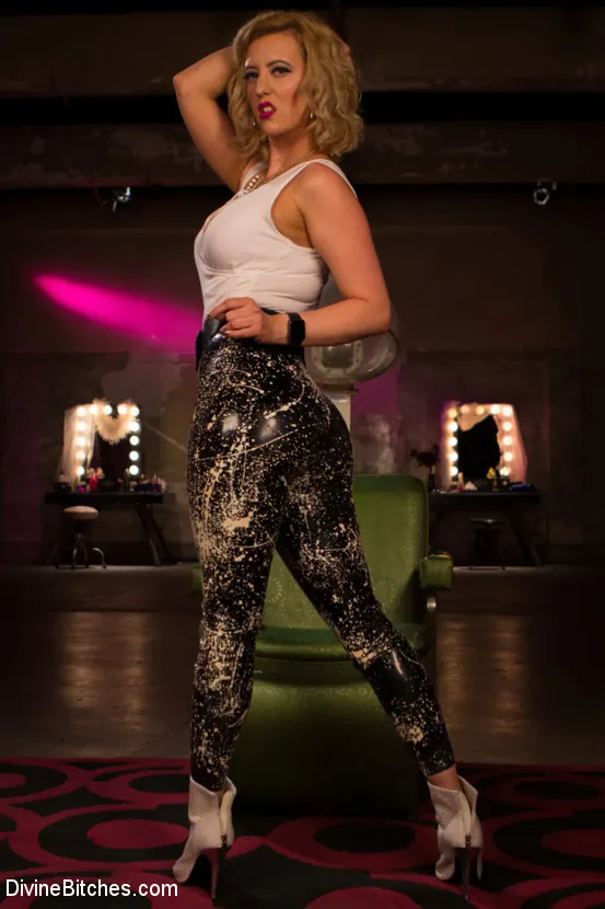 Kink 'Abandono de la escuela de belleza' protagonizando Maitresse Madeline Marlowe (foto 3)