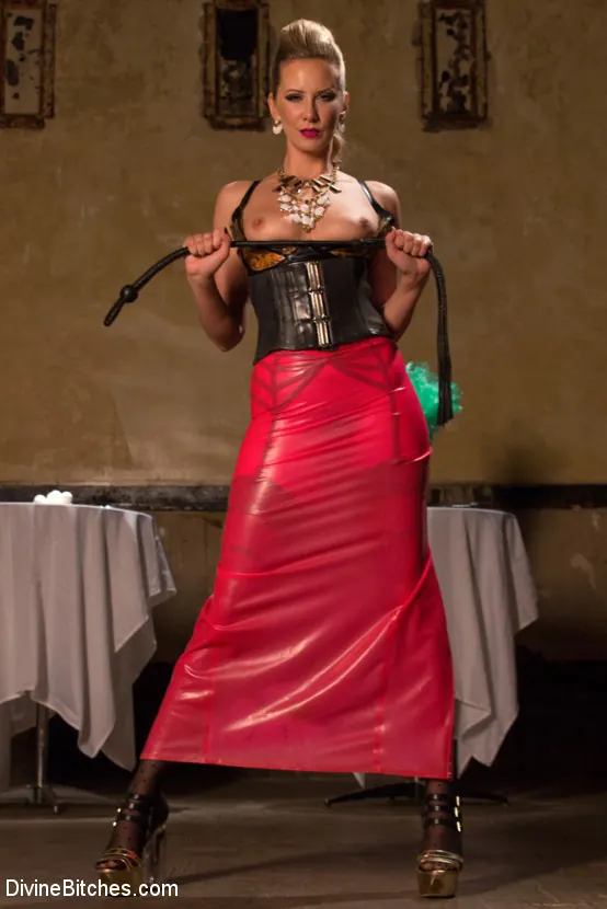 Kink 'シンプルプレジャーズ：フェムドムシュルレアリスムファンタジー' 主演 Maitresse Madeline Marlowe (写真 16)