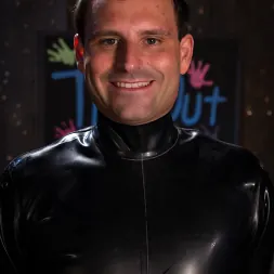 Maitresse Madeline Marlowe en Tiempo libre con la maître Madeline Marlowe (foto 1) Maitresse Madeline Marlowe en 'Kink' Tiempo libre con la maître Madeline Marlowe (Miniatura 1)