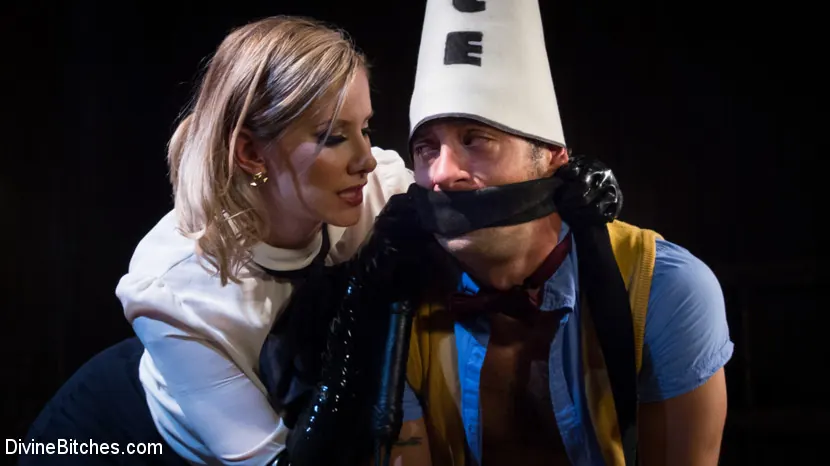 Kink 'Tiempo libre con la maître Madeline Marlowe' protagonizando Maitresse Madeline Marlowe (foto 12)