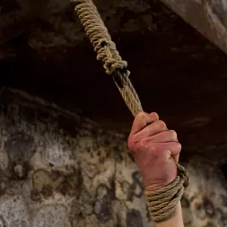 Mallory Mallone に 'Kink' 衣装のピンは、このセクシーなアマゾンのボディからはずされています。厄介な股のロープは彼女の叫び声とカミングを保つ (サムネイル 9)